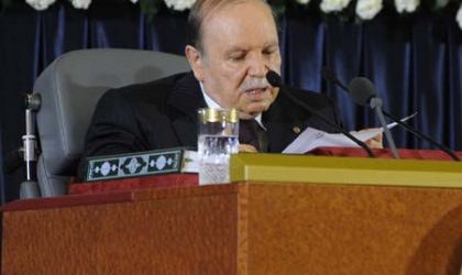 Bouteflika : «Les foyers de tension de notre voisinage menacent notre pays»